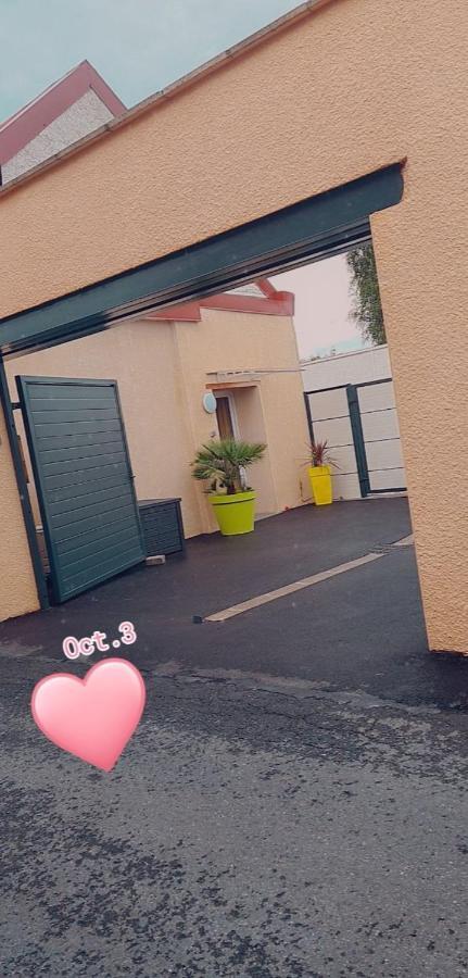 L Evasion Secrete Hotell Quarouble Exteriör bild