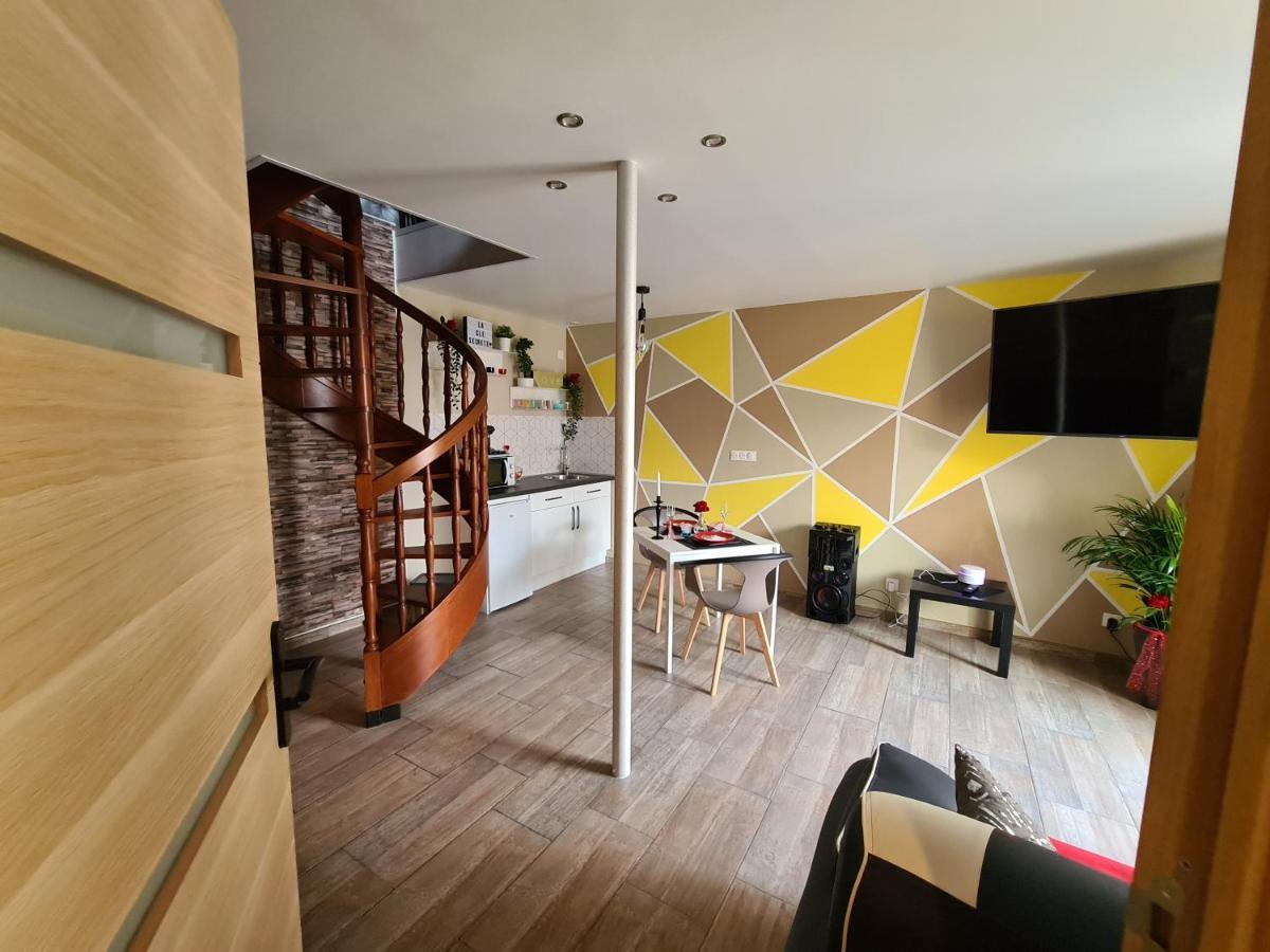 L Evasion Secrete Hotell Quarouble Exteriör bild